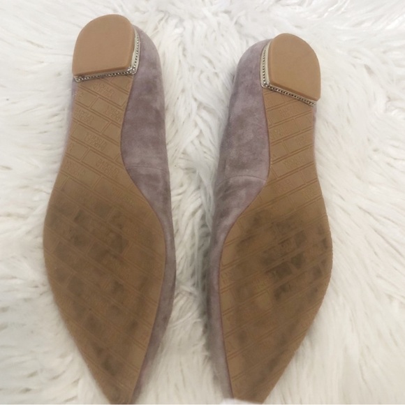 BADGLEY MISCHKA Guardia Suede Cream Shoes with Elegant Design - Picture 6 of 7